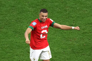 مبابي قد يحضر مباراة المغرب ومالي دعما لصديقه حكيمي