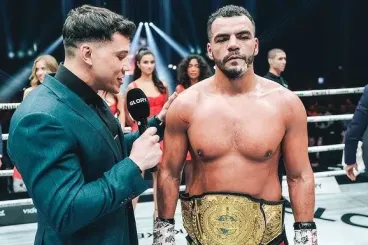 Morocco’s Tarik Khbabez reclaims light heavyweight title in thrilling Glory 104 showdown