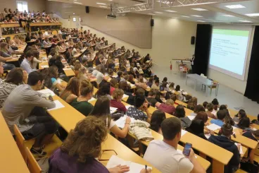 Francia: qué prevé el decreto que aumenta las tasas para los estudiantes de fuera de la UE