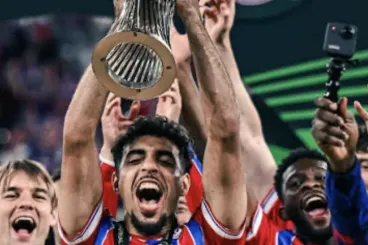 المدافع المغربي شادي رياض يتوج بدوري المؤتمر الأوروبي مع كريستال بالاس