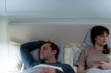 Pareja: Engañar, un verbo que también se conjuga en femenino