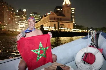 Estados Unidos: Hassan Baraka, primer atleta marroquí en completar la vuelta a Manhattan a nado