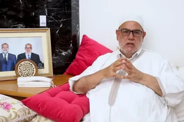 Benkirane critica a Le Monde y Jabaroot DZ y defiende la monarquía marroquí