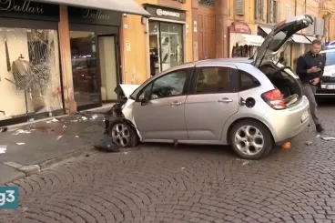 Italia: detienen a un marroquí tras embestir a peatones en Módena
